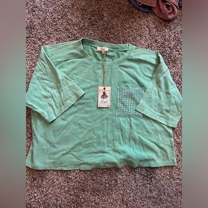 NWT Easel Pocket Tee- medium